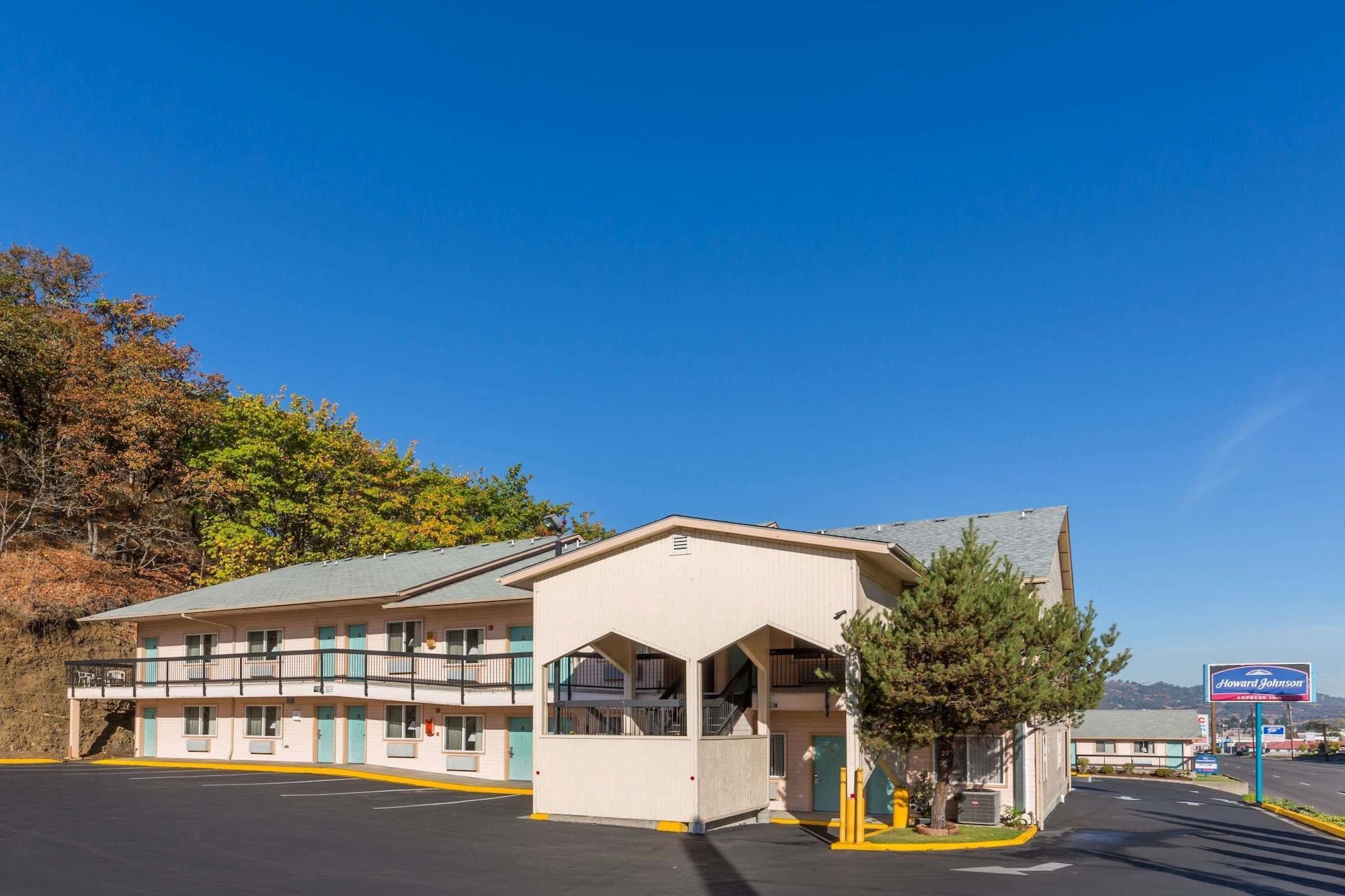 Varios Howard Johnson by Wyndham Roseburg