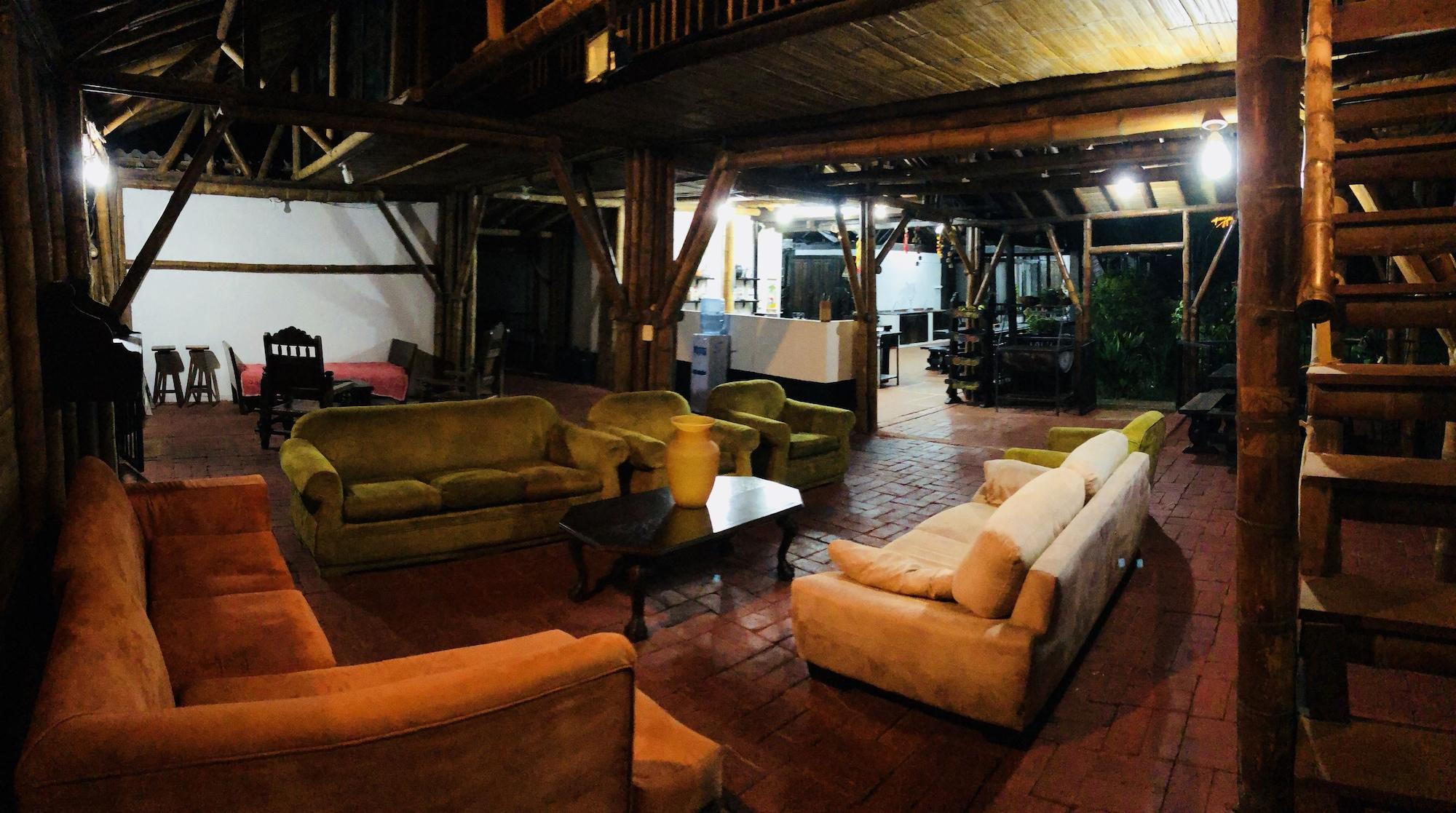 Bar/Salón Entre Los Arboles Hotel
