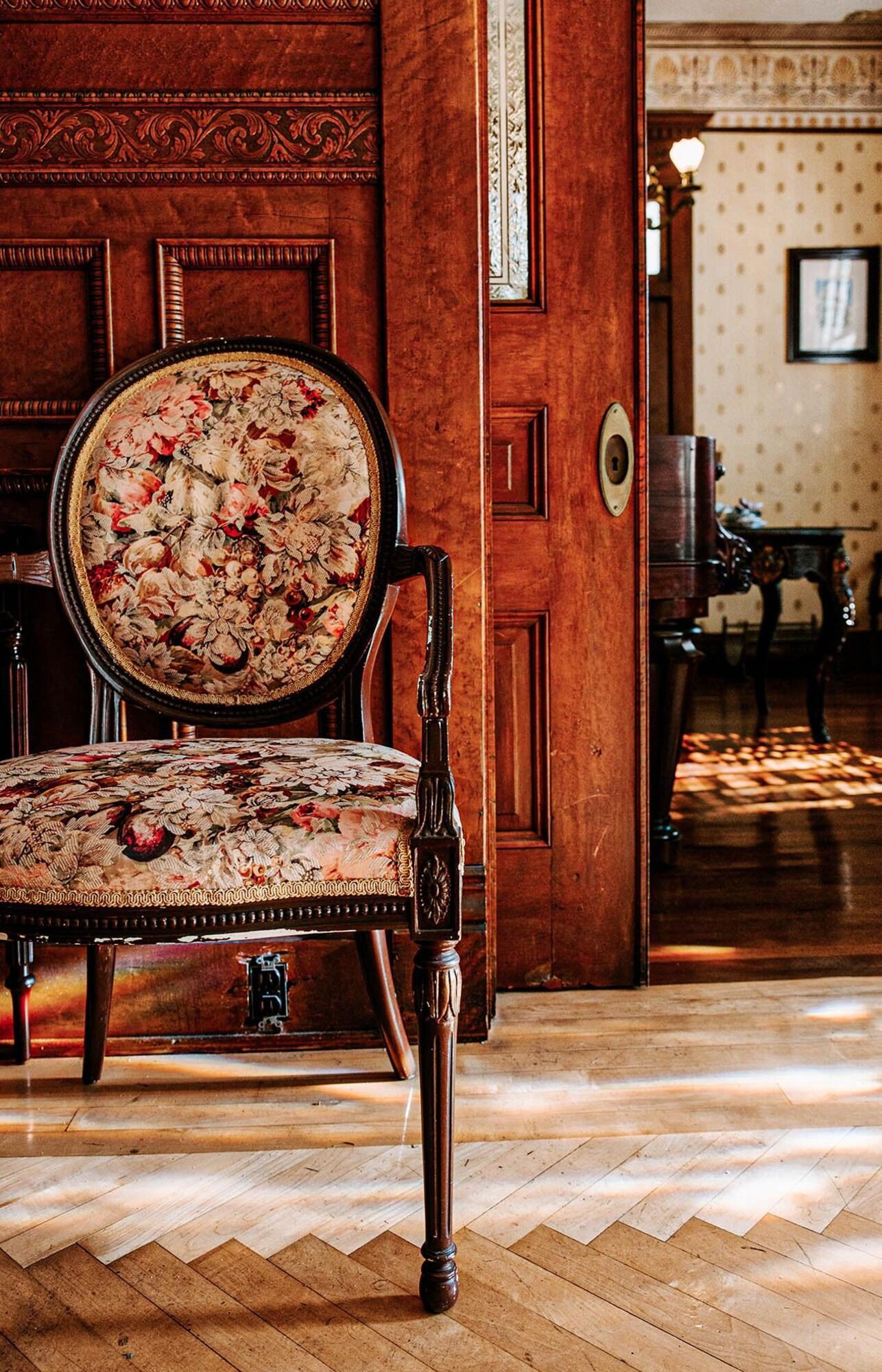 Vista Lobby Amsterdam's Curry Mansion Inn