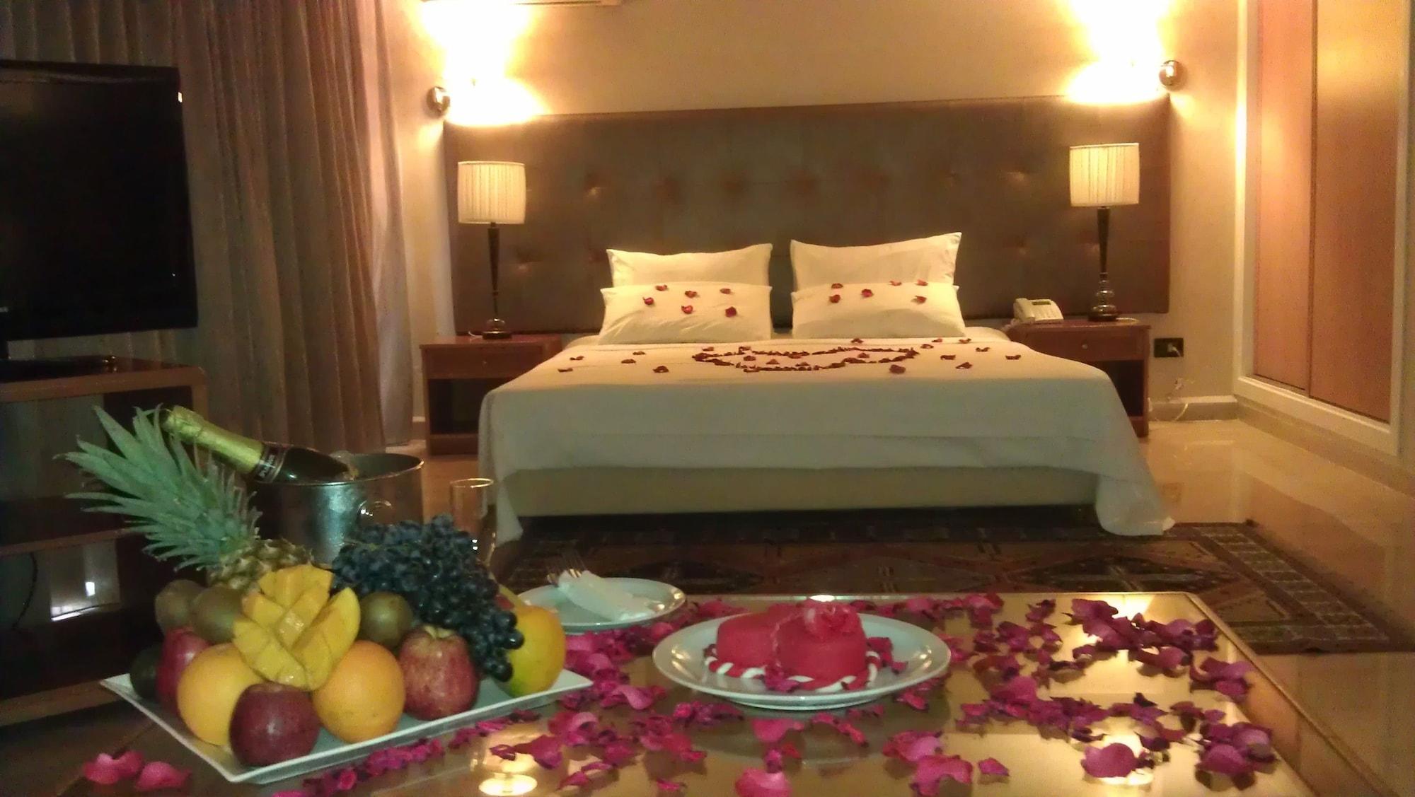 Varios Charles Hotel