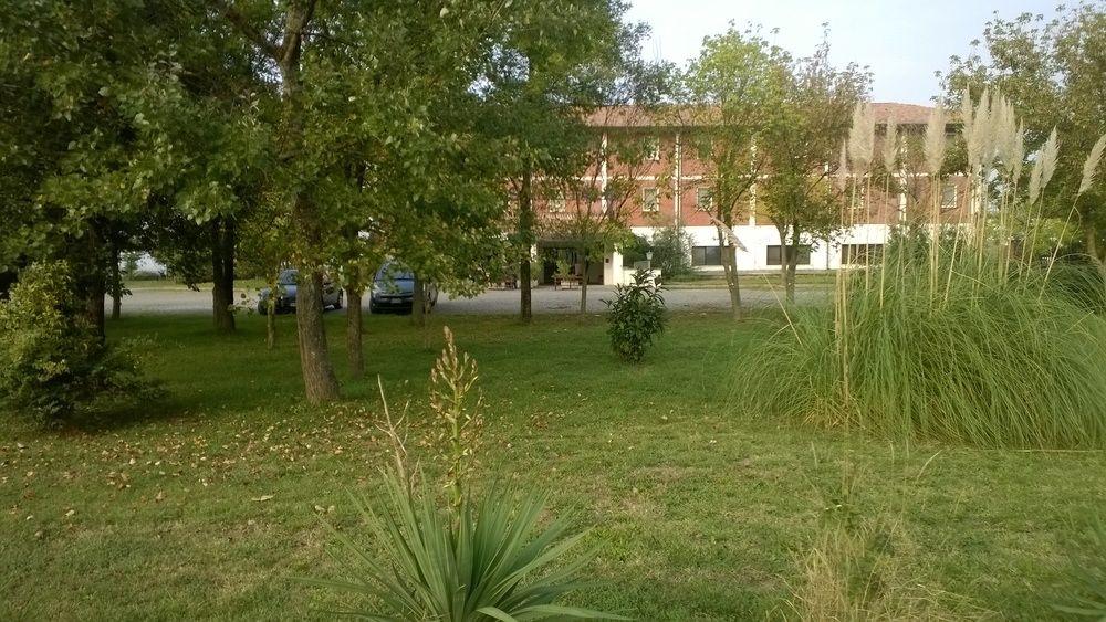 Varios Hotel San Vitale