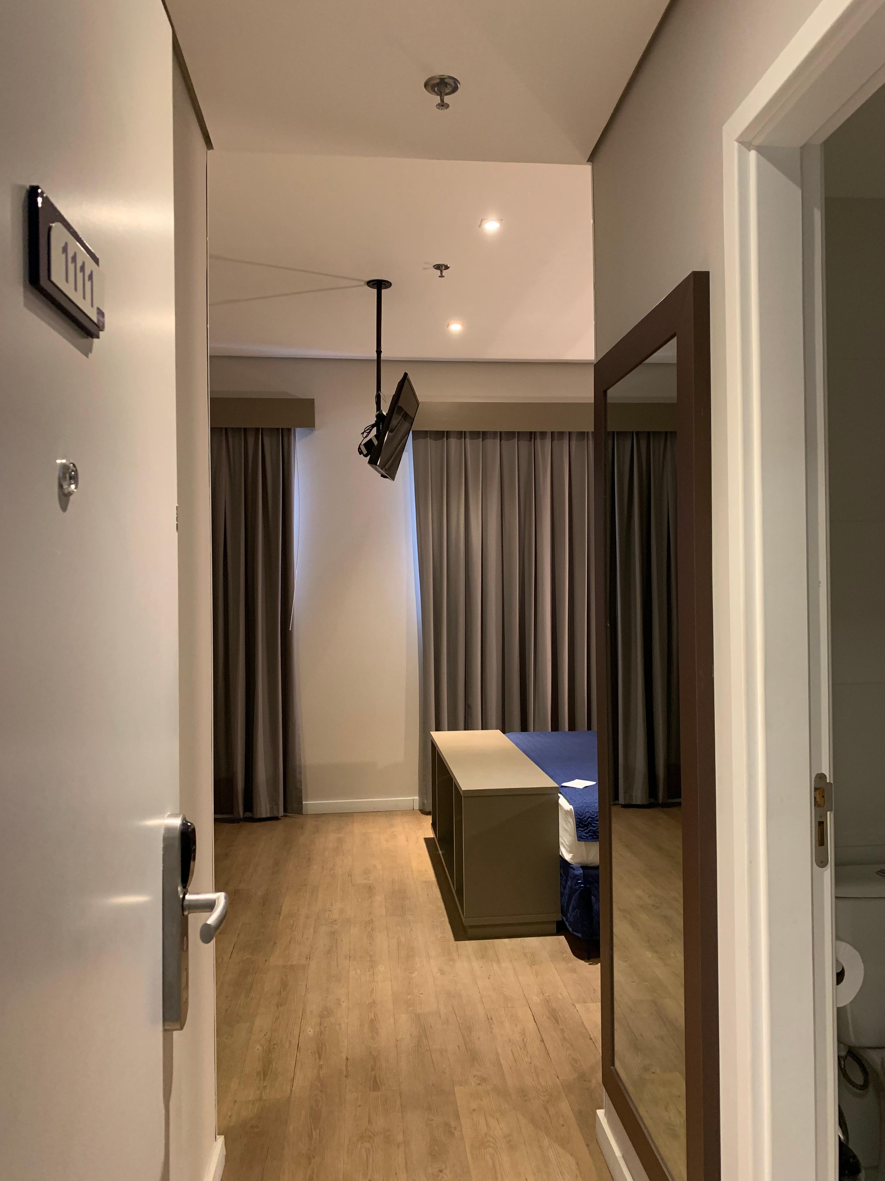 Equipamiento de Habitación Summit Suítes Hotel Pindamonhangaba