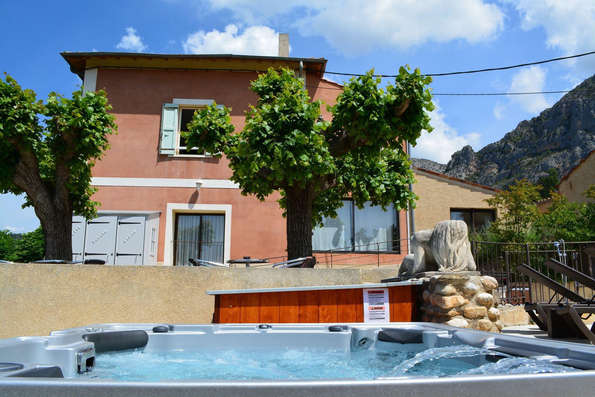 Vista Piscina Hôtel Le Colombier