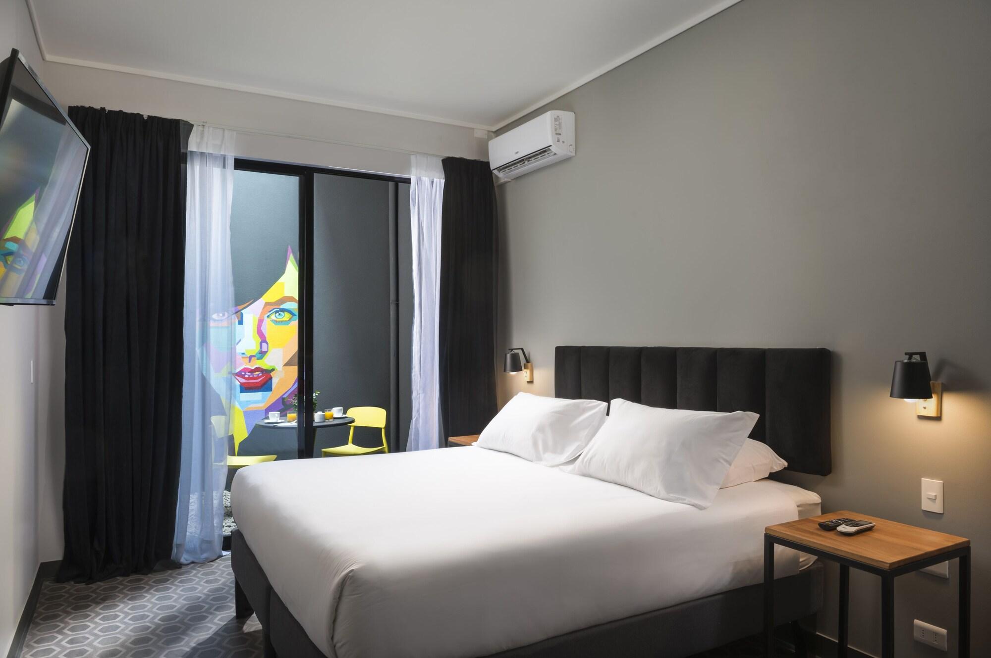 Varios The Pop Hotels