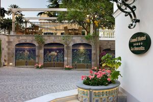 Alojamiento - Grand Hotel La Favorita