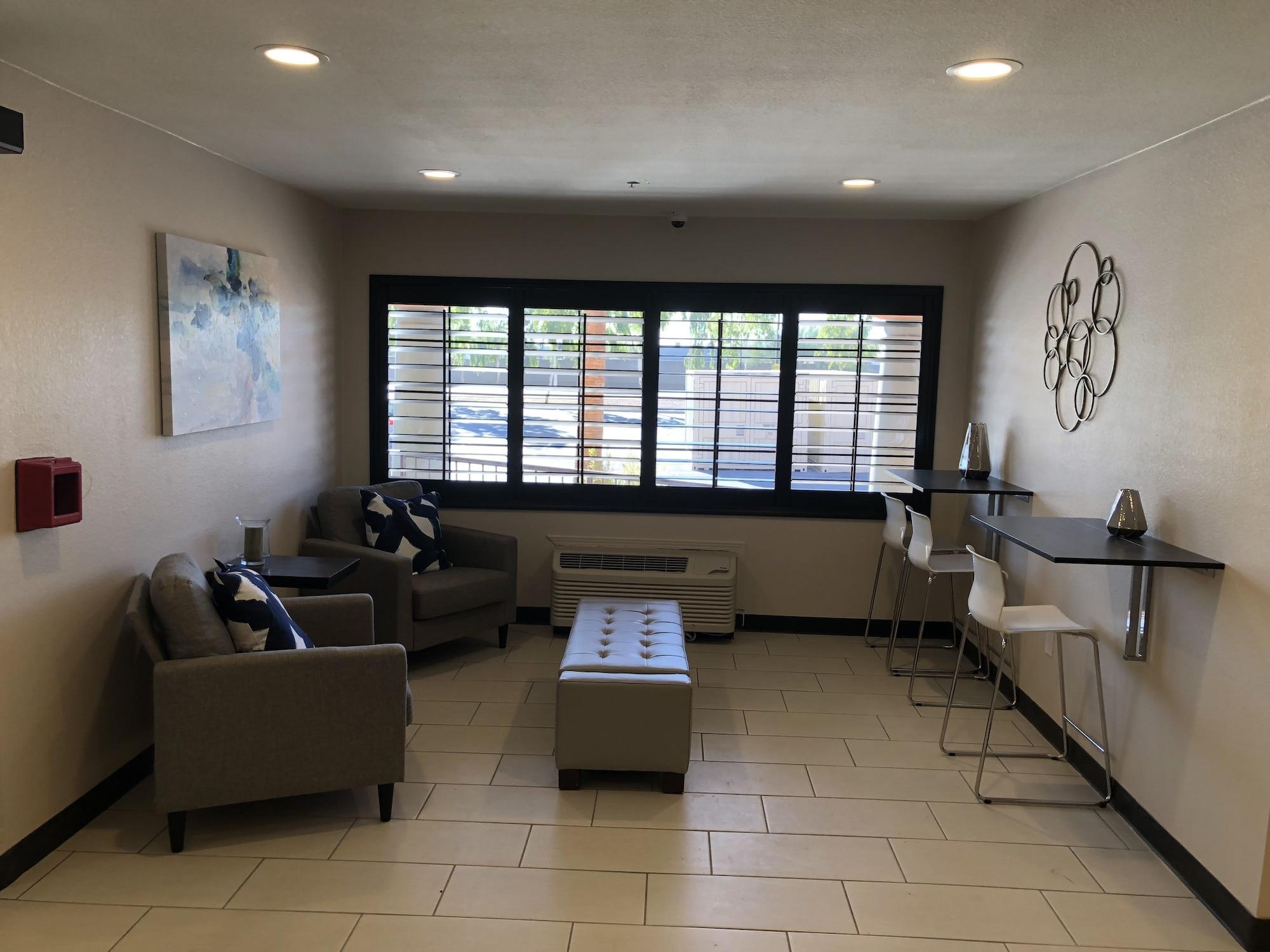 Vista Lobby Baymont by Wyndham Phoenix I-10 near 51st Ave