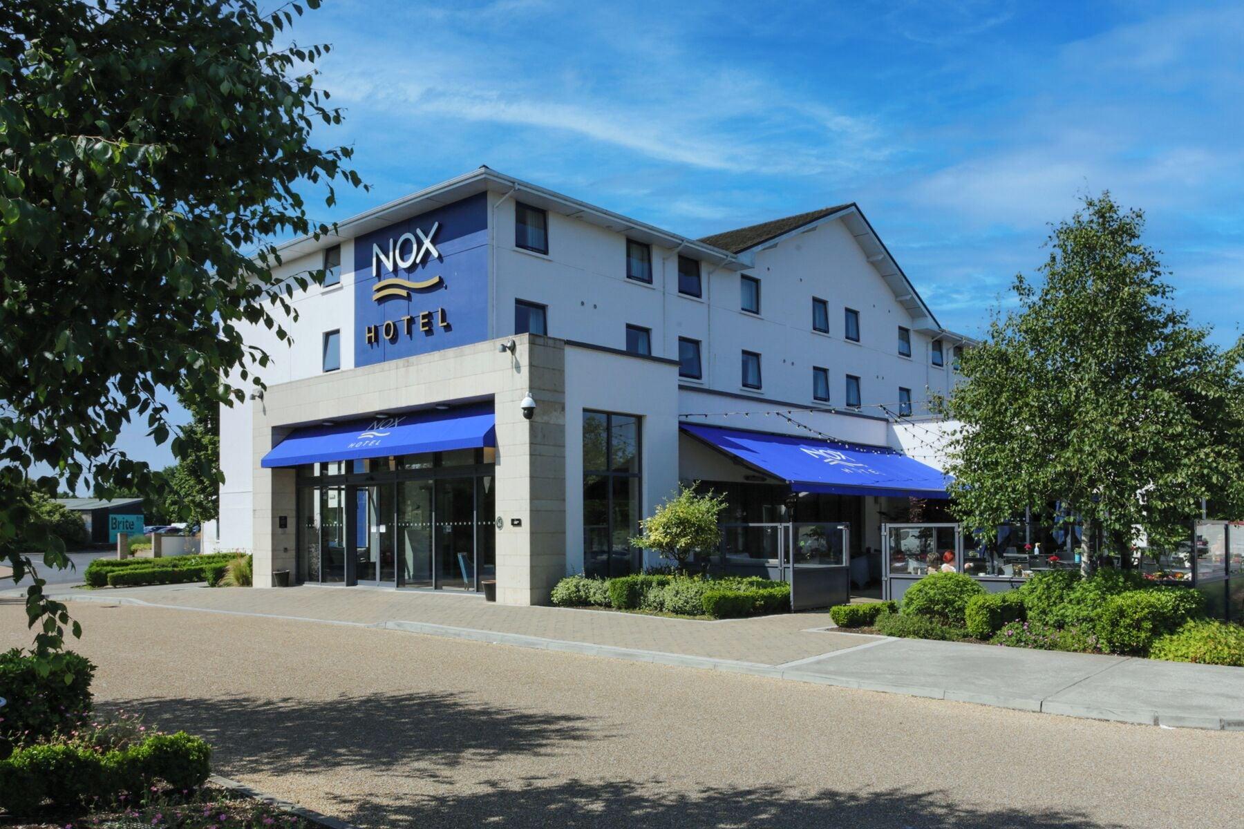 Varios Nox Hotel