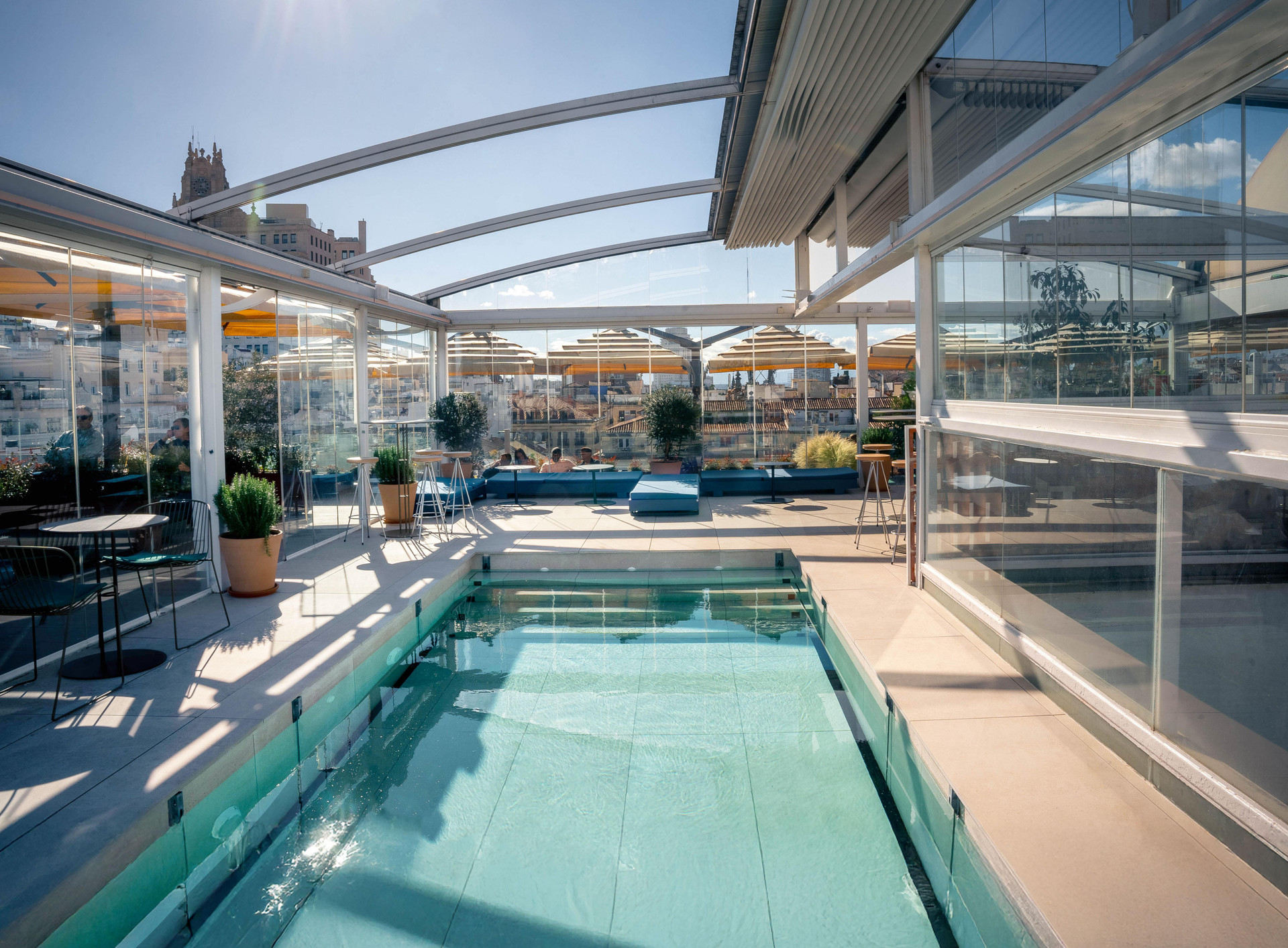 Vista Piscina Room Mate Oscar, Madrid