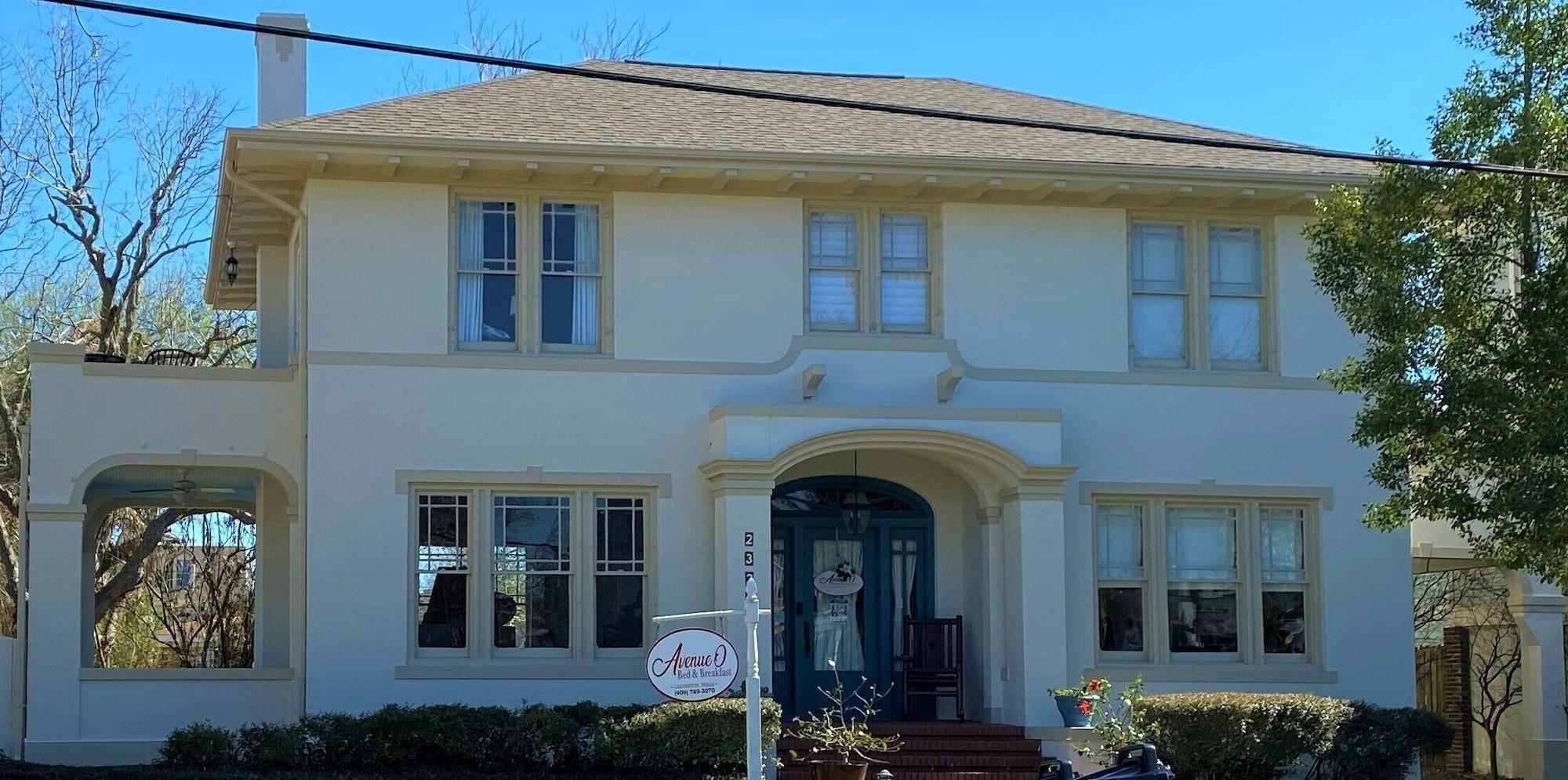 Varios Avenue O Bed & Breakfast