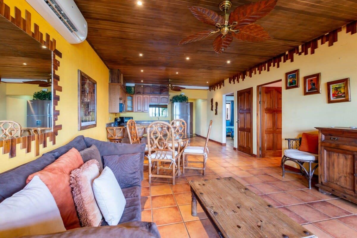 Comodidades del Alojamiento Warm interiors and orange hues on ground floor in front of beach in Flamingo