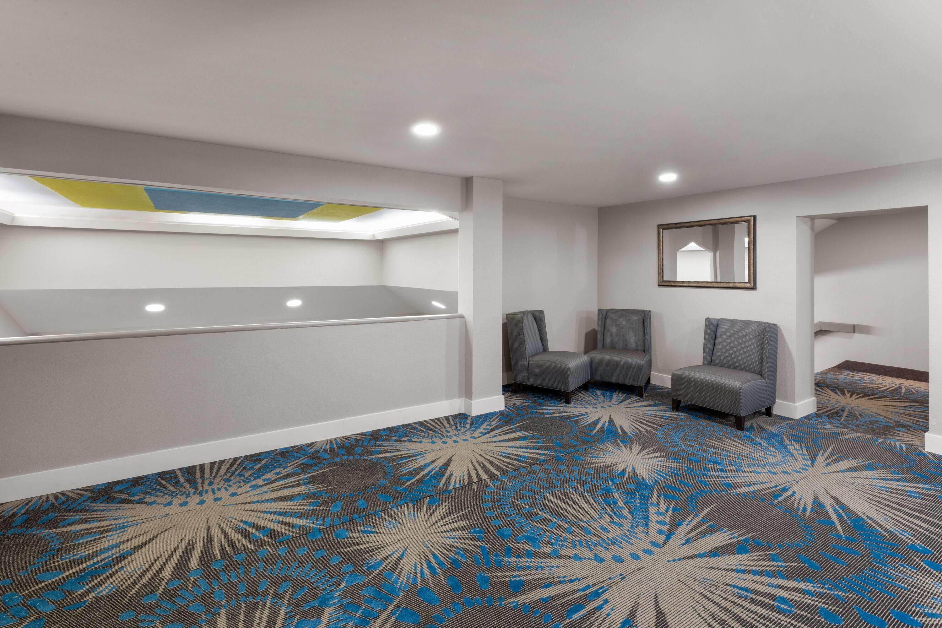 Vista Lobby Days Inn by Wyndham Tulsa Central