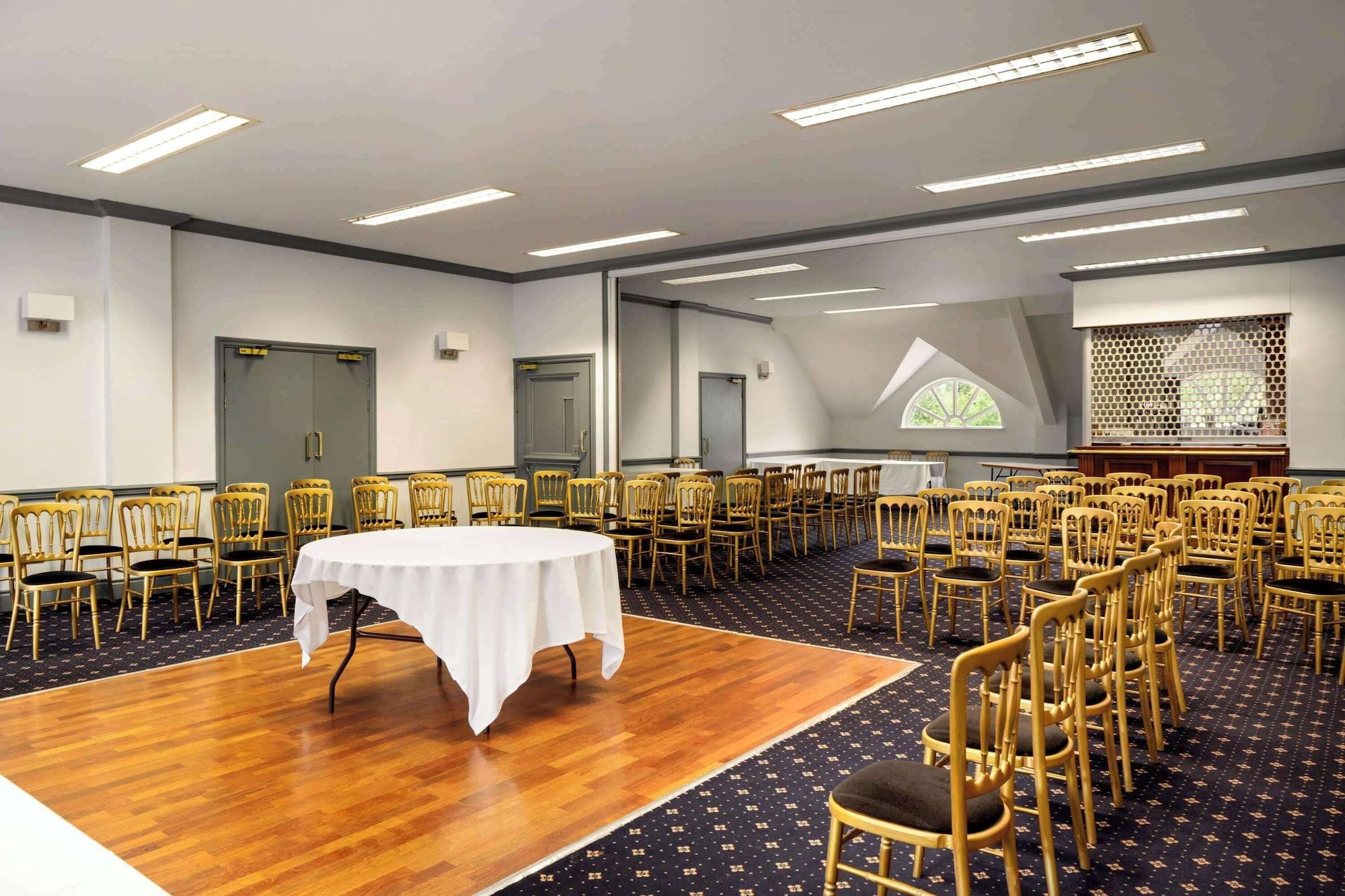 Sala de Reuniones Heritage Park Pontypridd, Trademark Collection by Wyndham