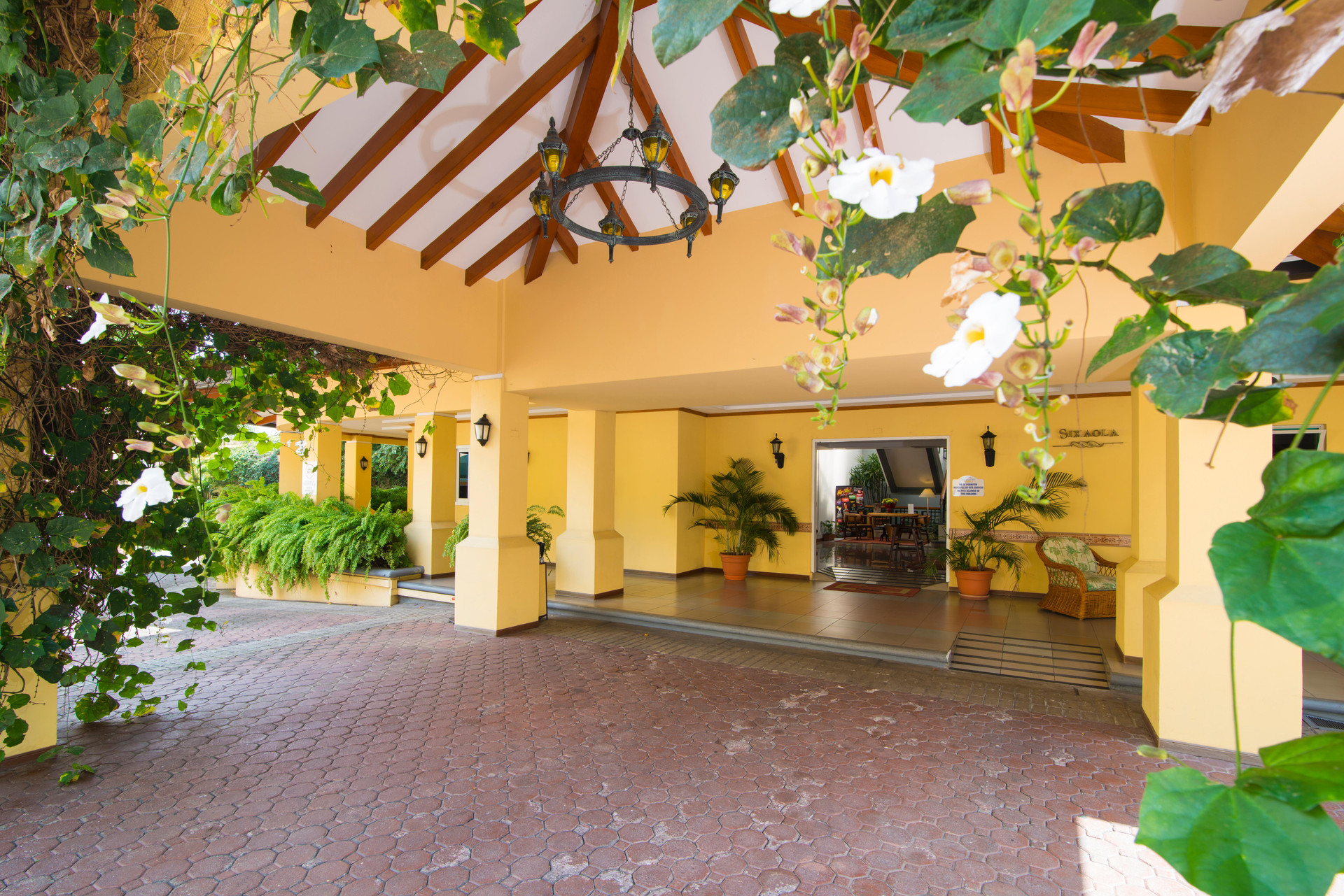 Vista Lobby Apartotel & Suites Villas del Rio