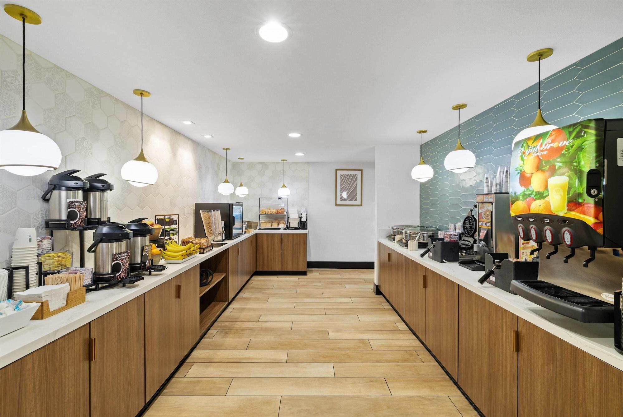 Restaurant La Quinta Inn & Suites by Wyndham Santa Cruz