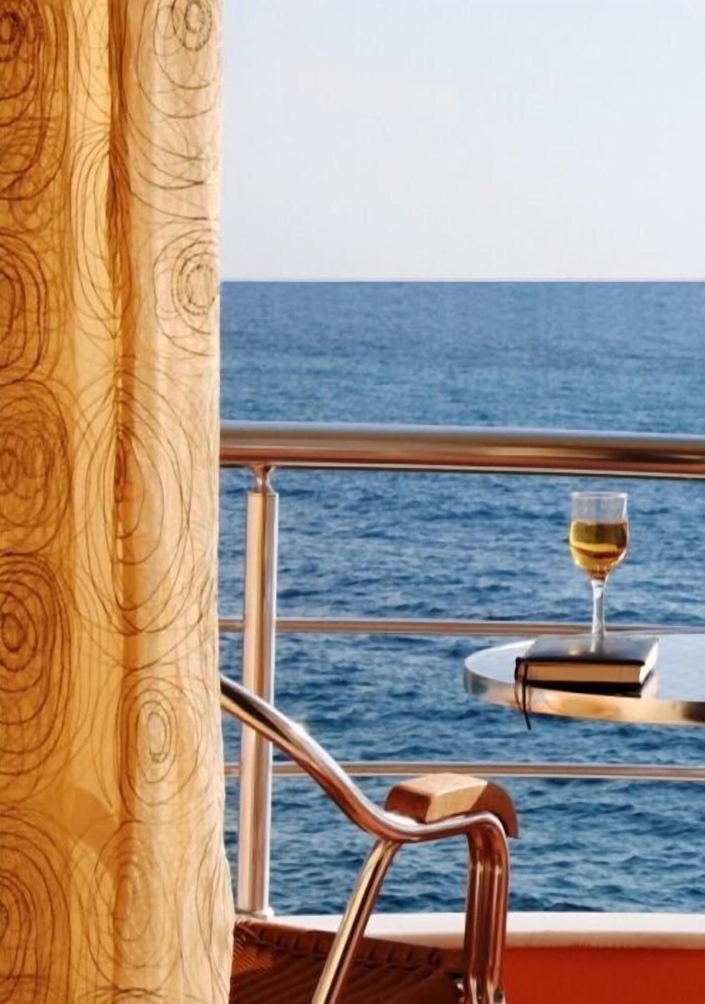 Varios Mare Bed & Breakfast Hotel