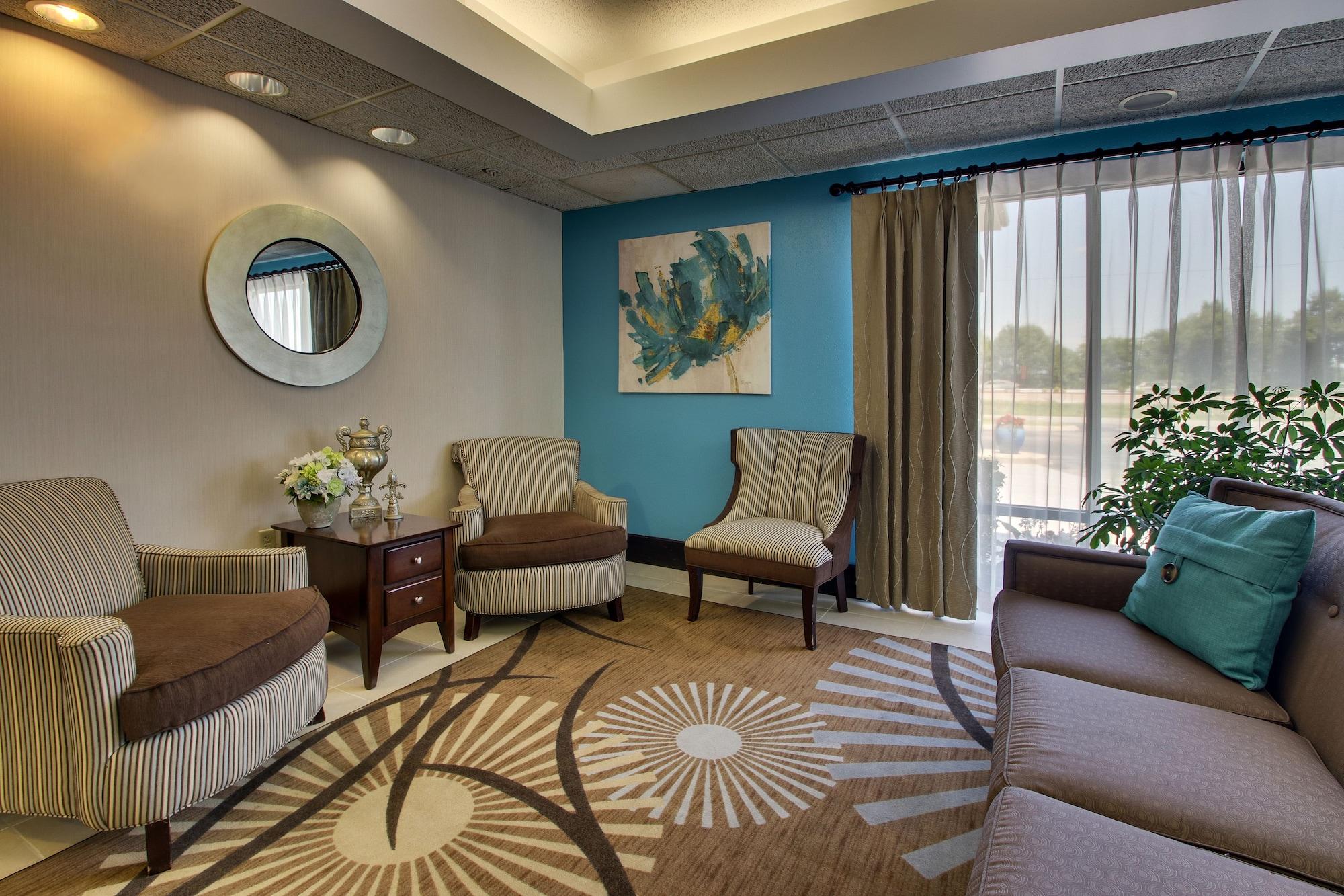 Vista Lobby Greenfield Inn & Suites Owensboro, KY Airport