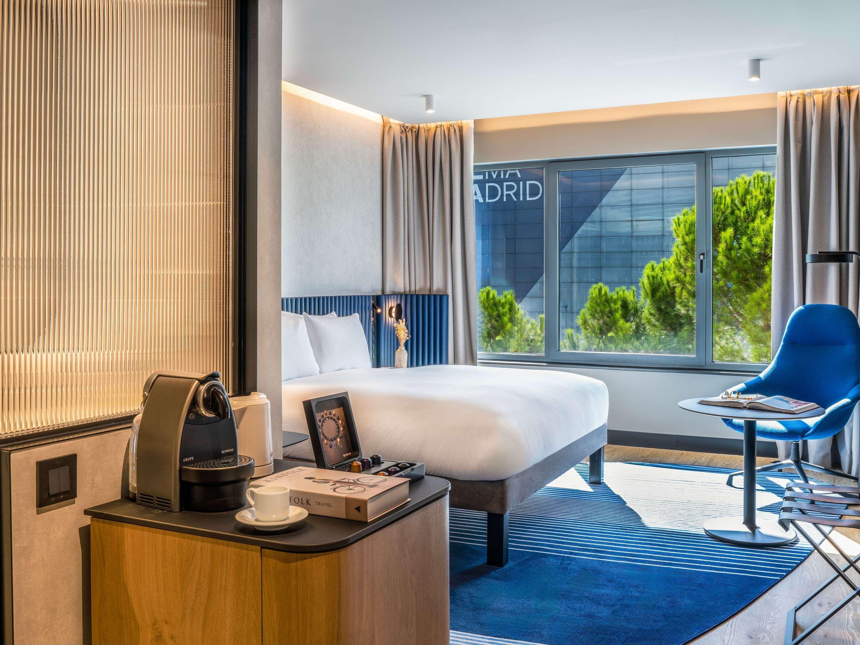 Vista Exterior Hotel Pullman Madrid Airport & Feria