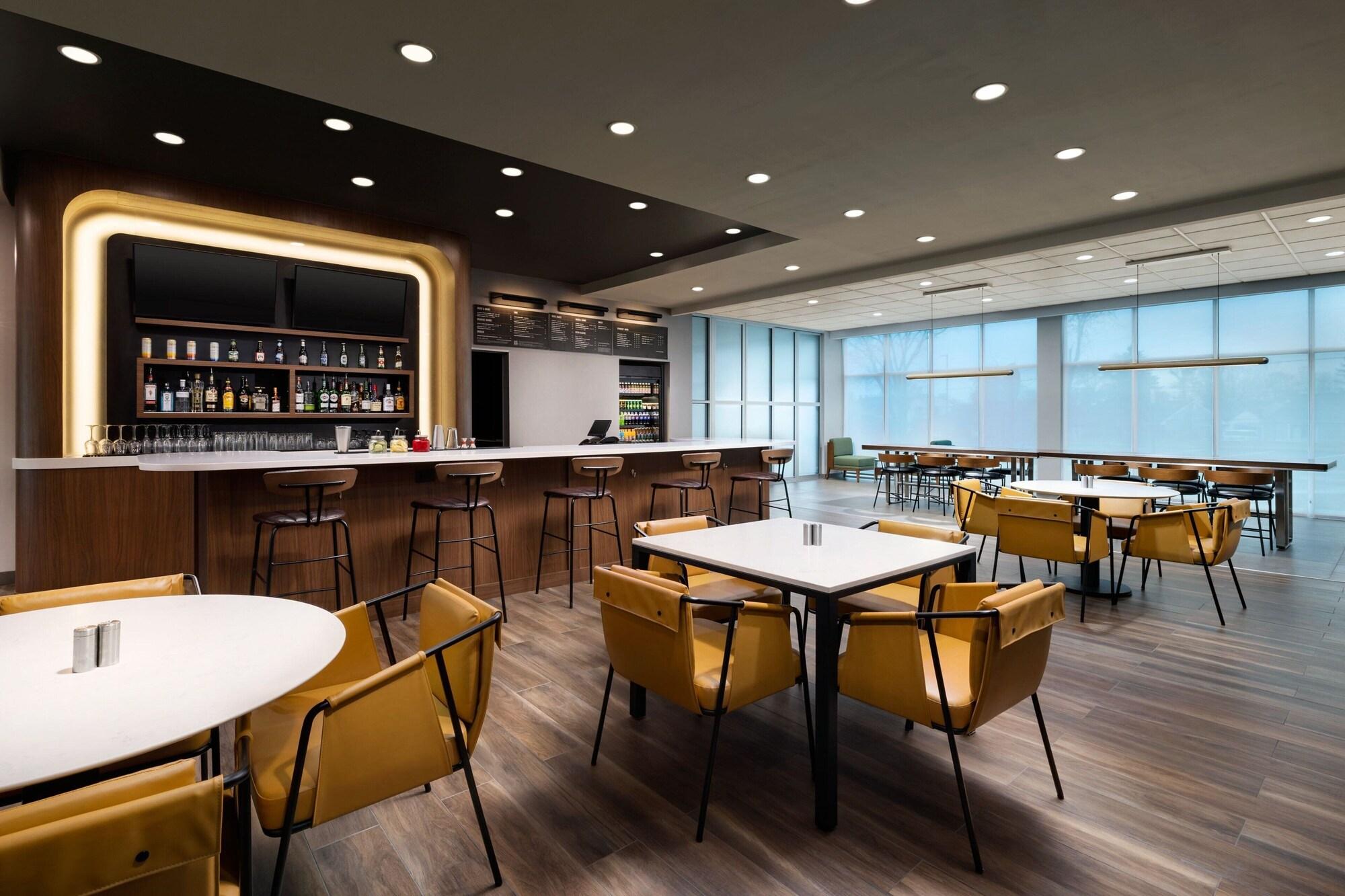 Restaurant Courtyard By Marriott New Castle