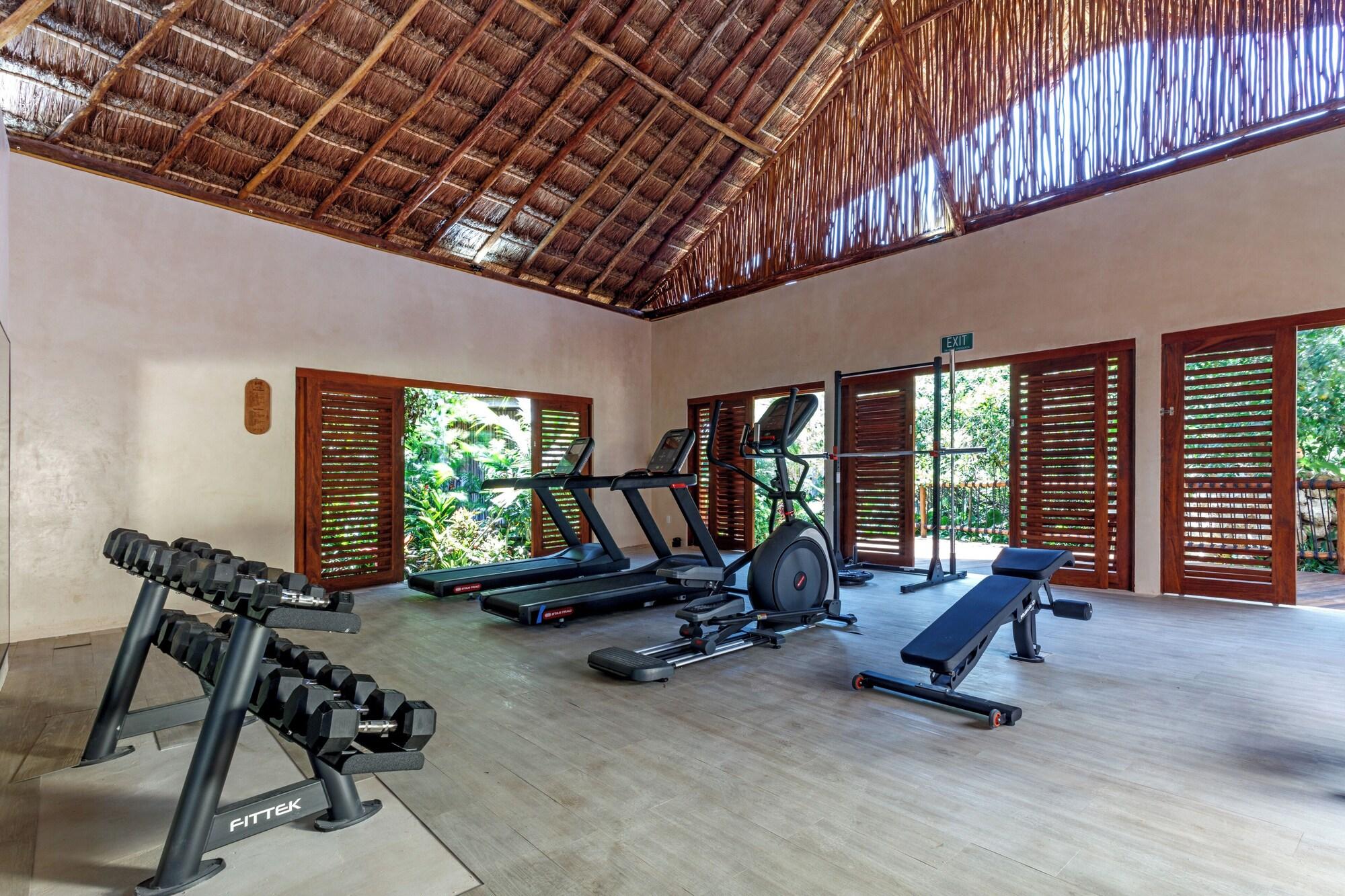 Gimnasio Hotel Shibari Tulum - Restaurant & Cenote Club