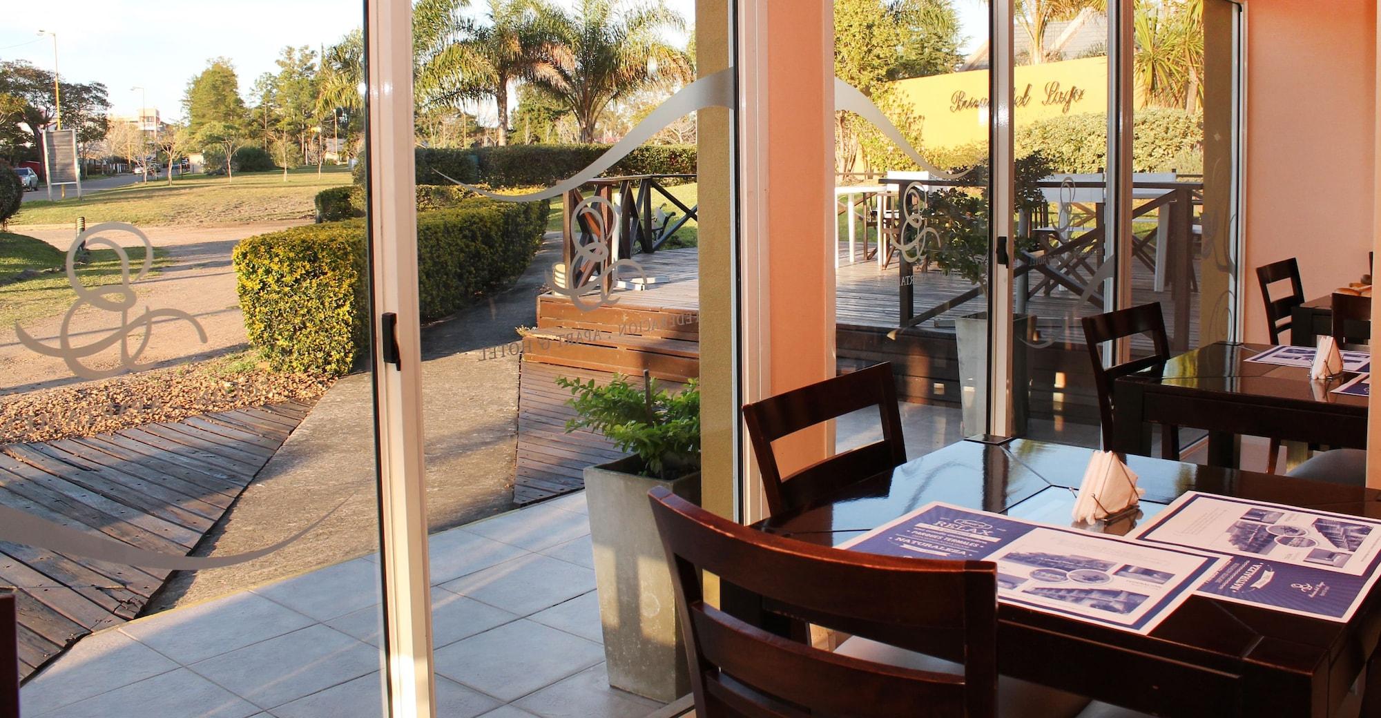 Vista Lobby Brisas del Lago Apart & Hotel Federacion