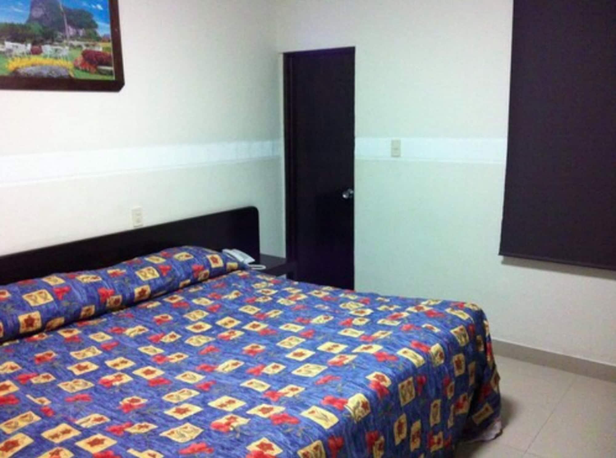 Habitación Hotel Dos Naciones