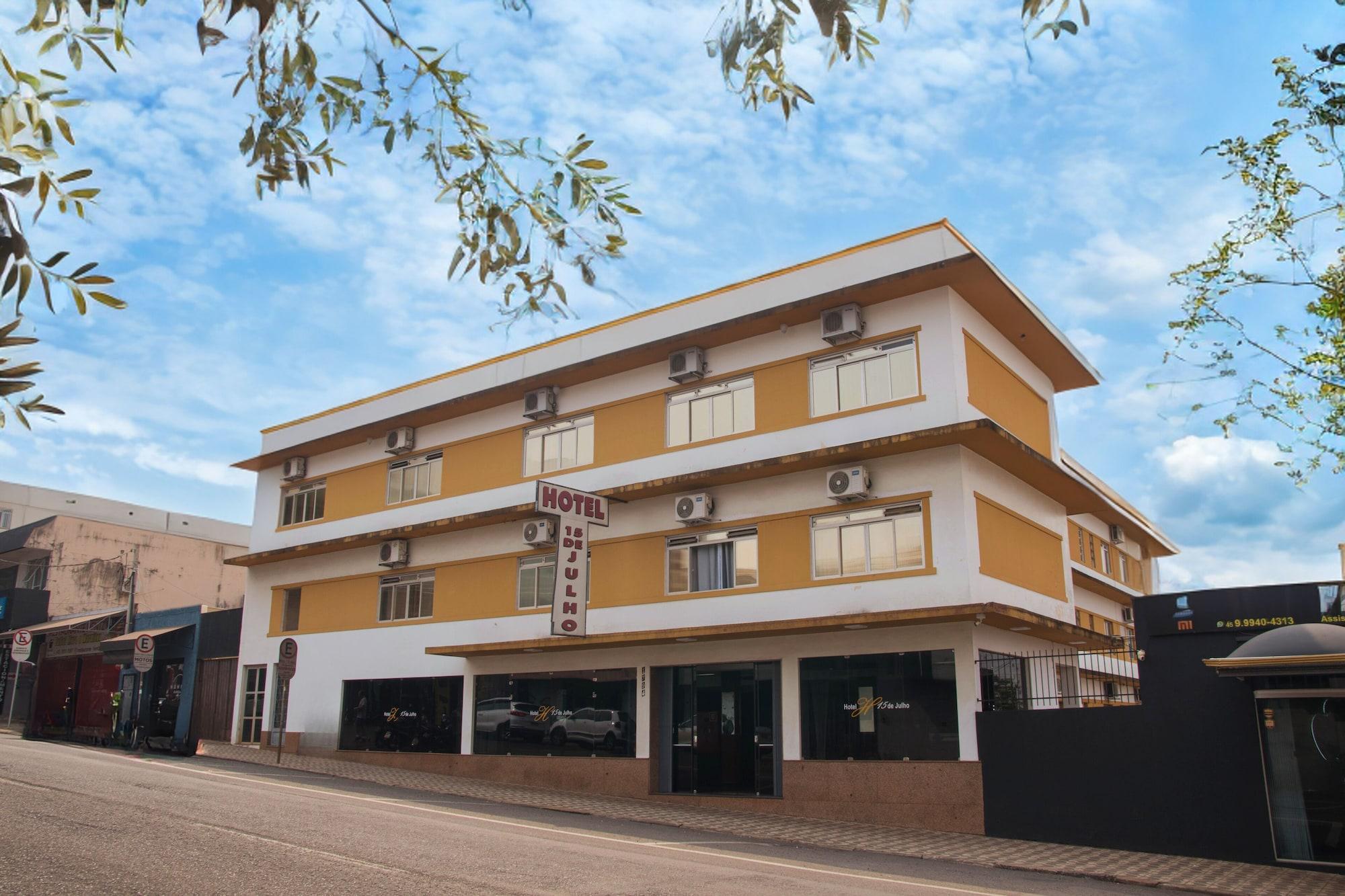 Vista Exterior Hotel 15 de julho