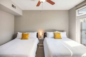 Alquiler Vacacional - Sophisticated 1,100 sq. ft. apt in Plano near to Shops at Legacy.