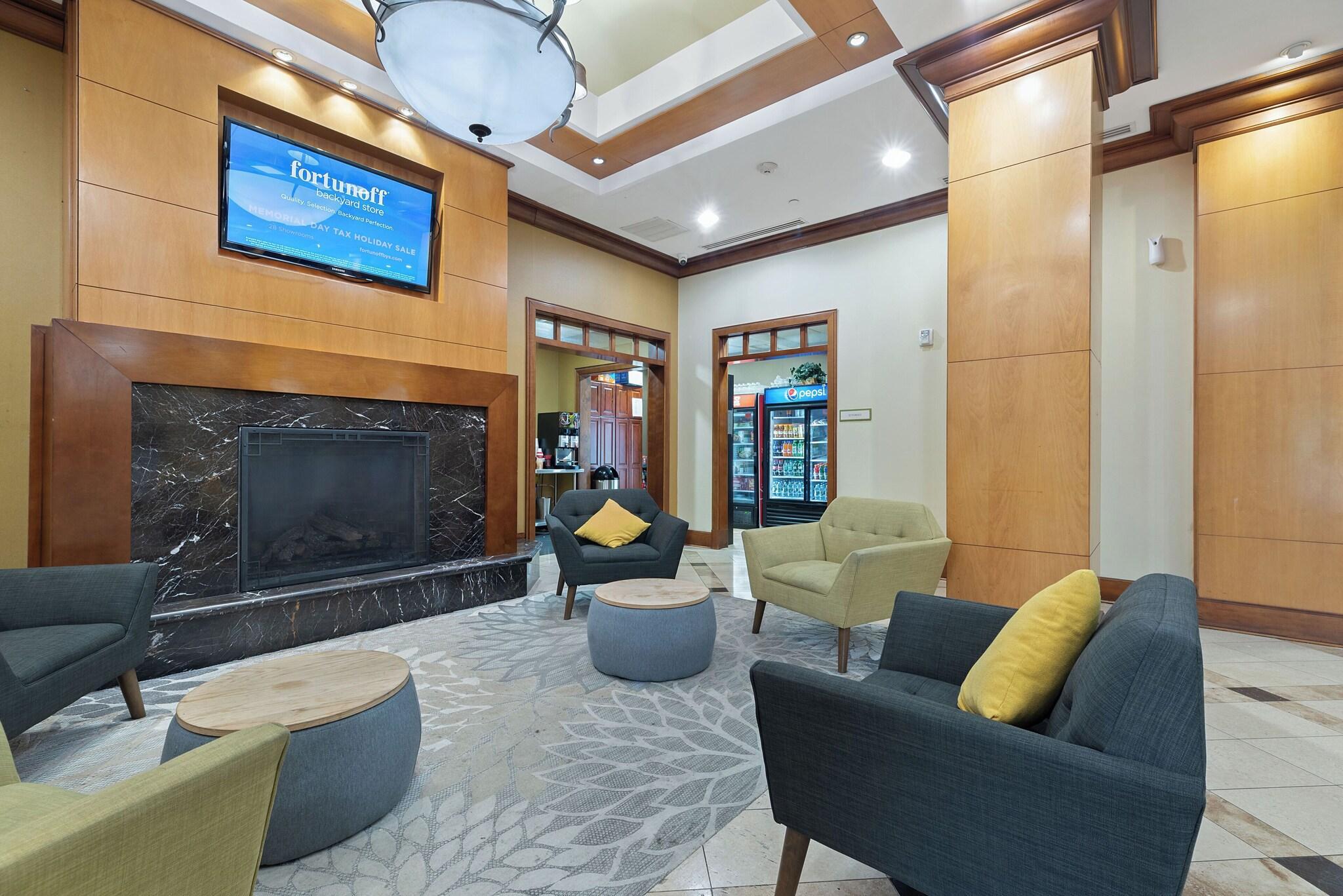 Vista Lobby Hotel Executive Suites