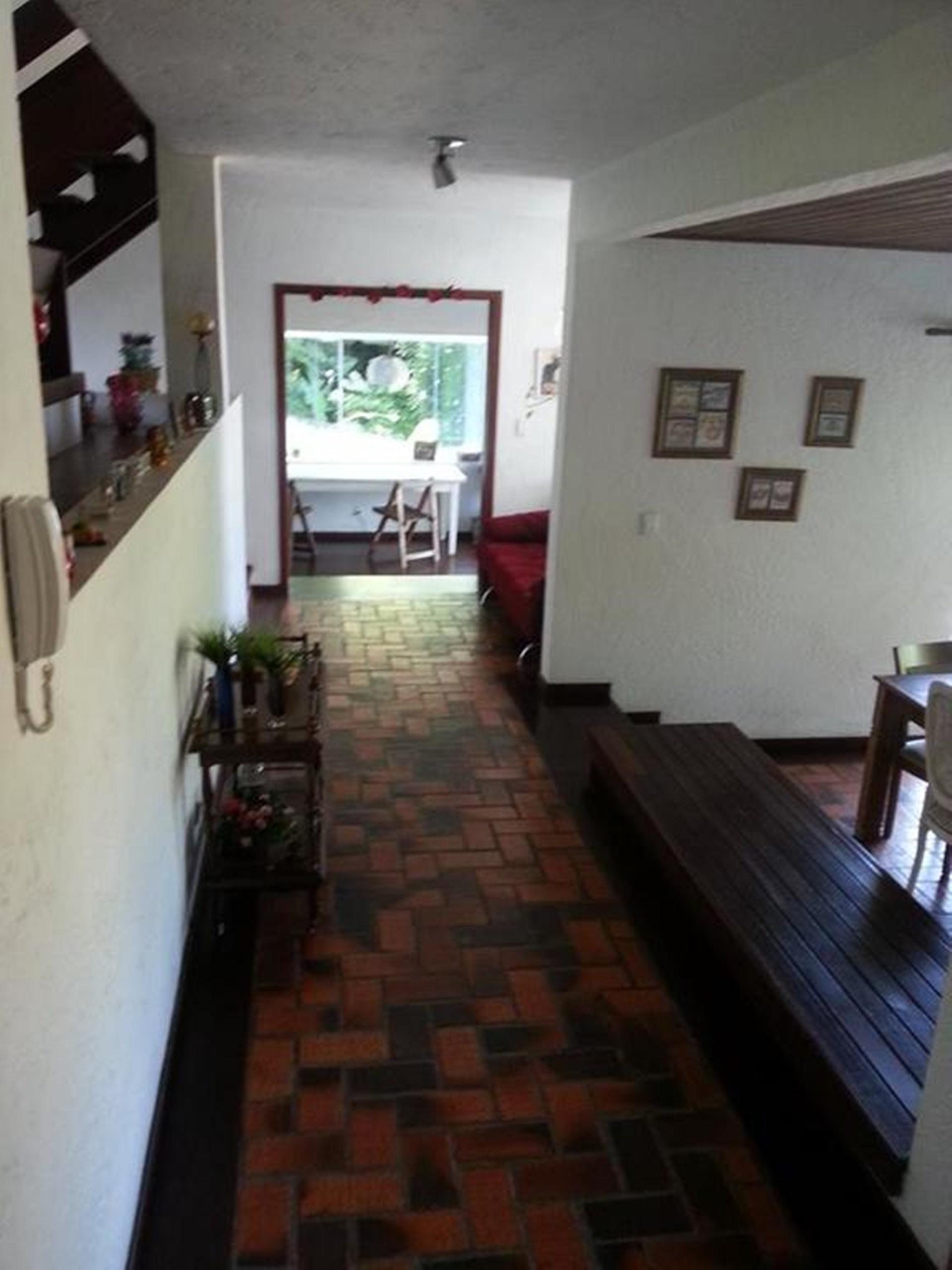 Varios Flamboyant House