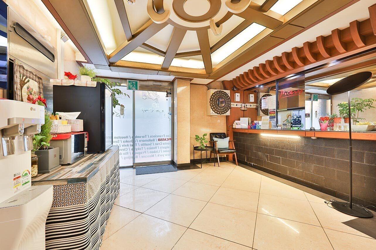 Varios Picasso Motel