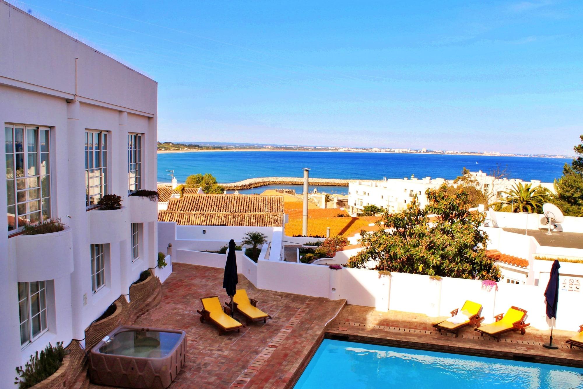 Comodidades del Alojamiento Baluarte da Vila Apartments