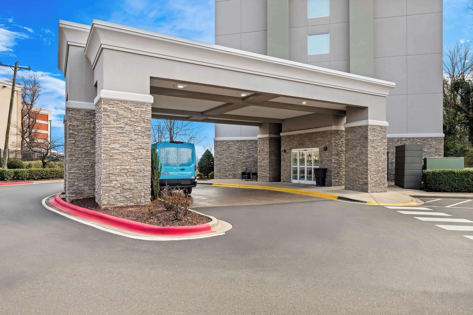 Vista Exterior Hampton Inn & Suites Charlotte Airport