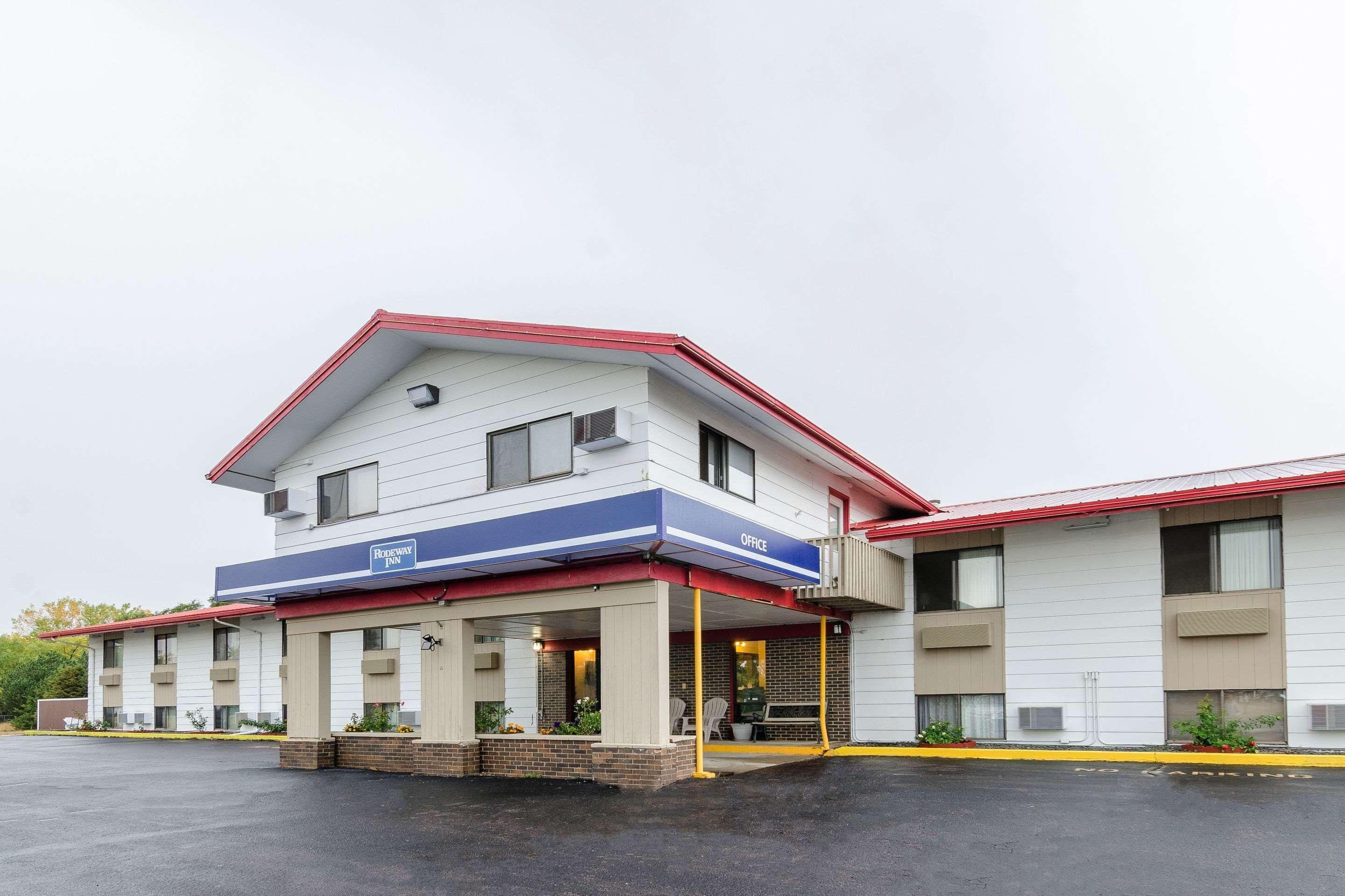 Vista Exterior Rodeway Inn