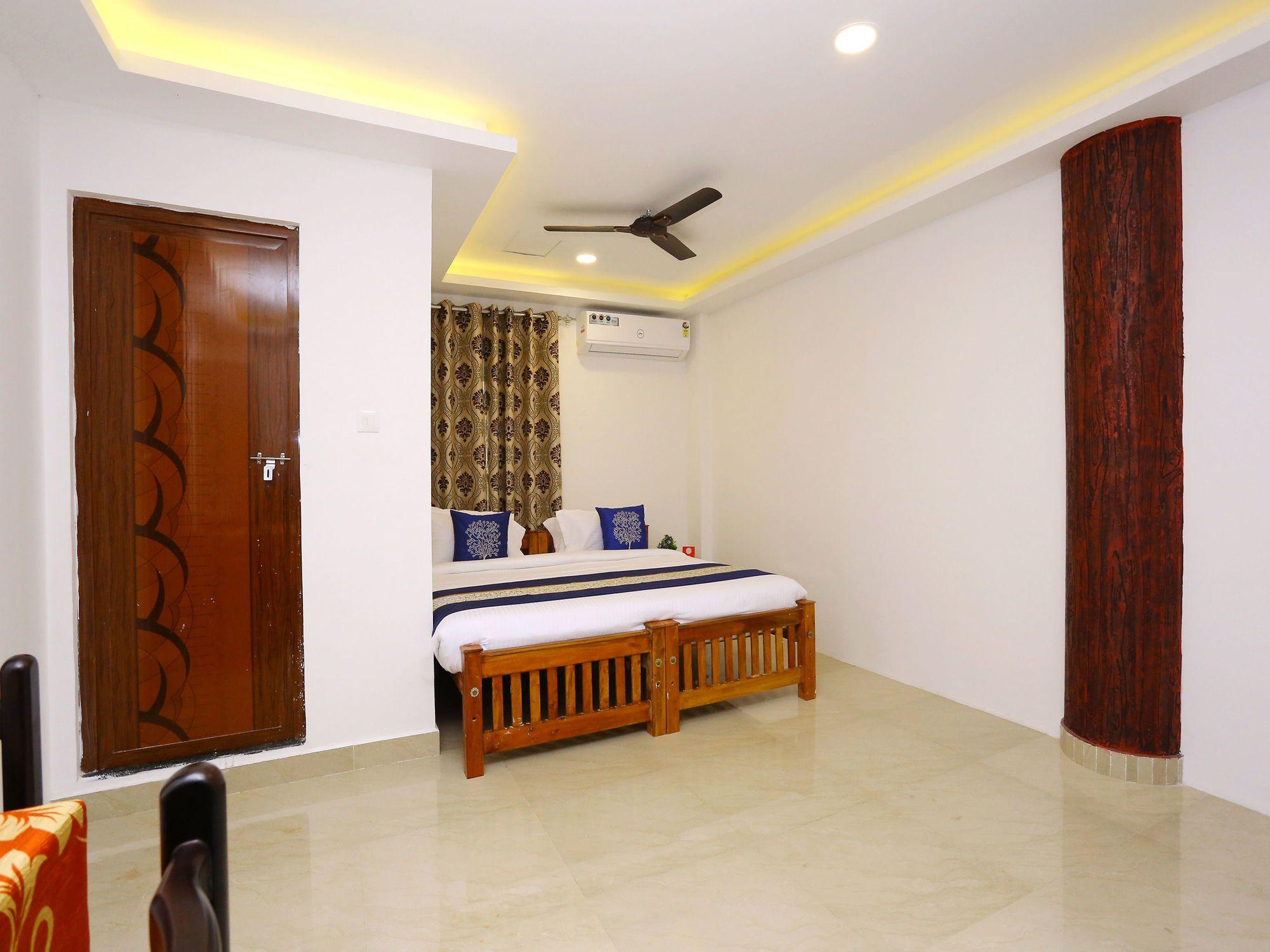 Habitación OYO 9620 Hotel Emza Residency