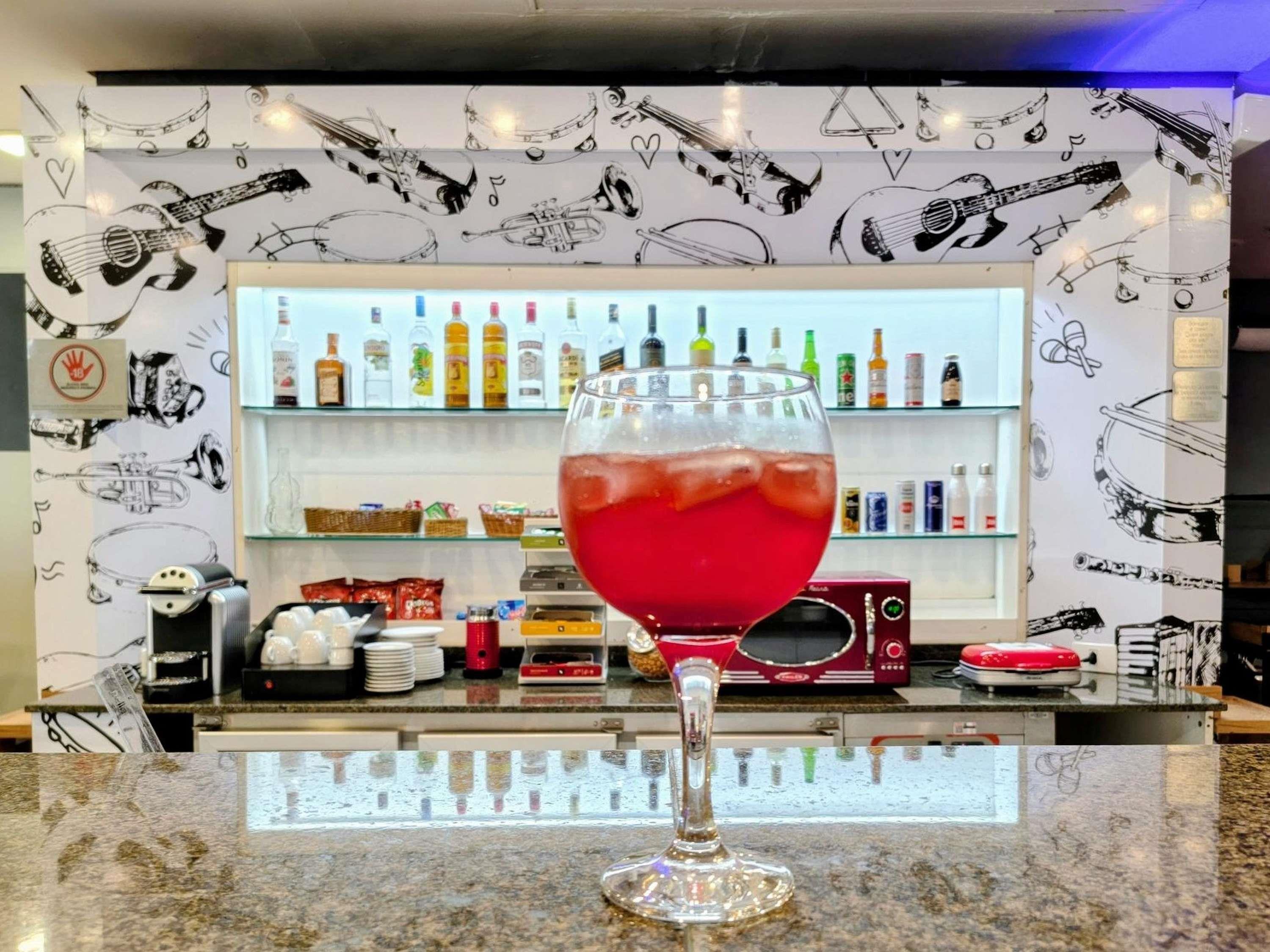 Bar/Salón Ibis Santos Gonzaga Praia