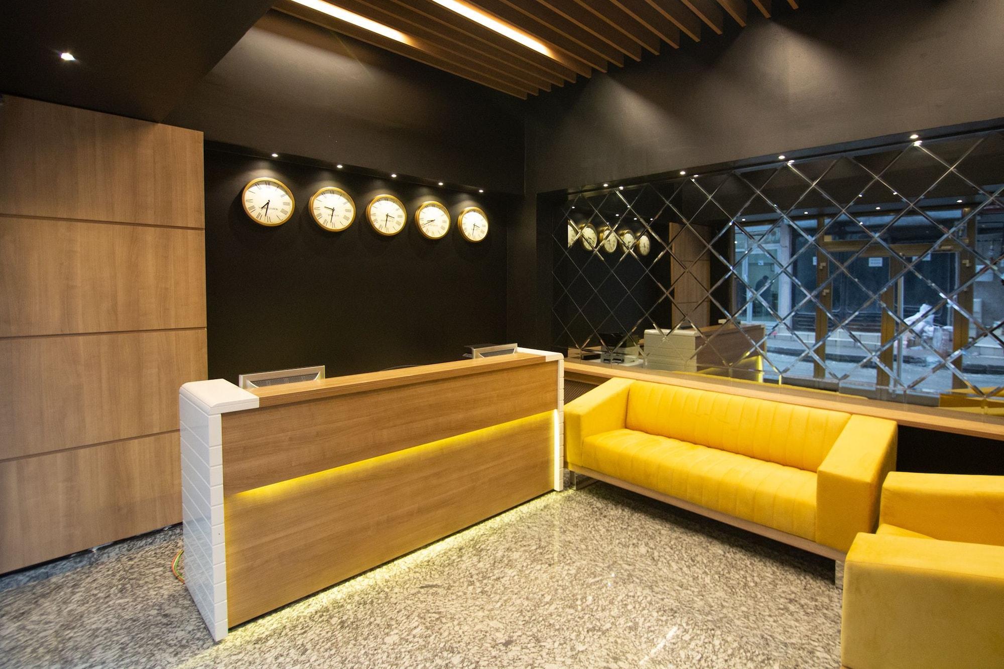 Vista Lobby Staron Otel