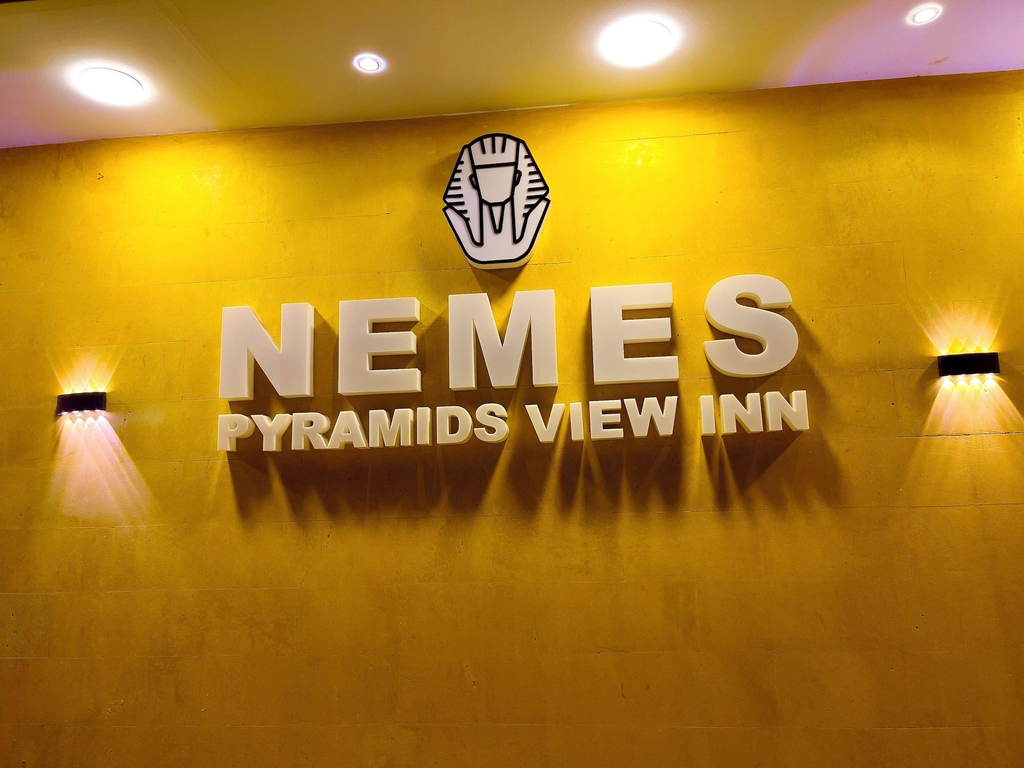 Vista Exterior Nemes Pyramids View INN