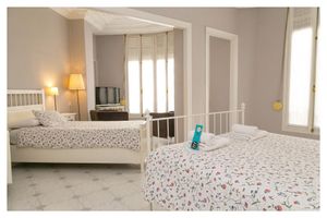 Alojamiento - B&B Hi Valencia Cánovas