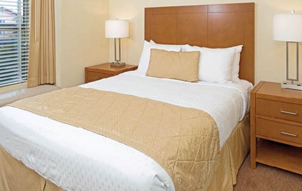 Two Bedroom Luxury Condo, Las Vegas Desert Paradise (1982425) - Hoteles con jacuzzi en Las Vegas, Nevada
