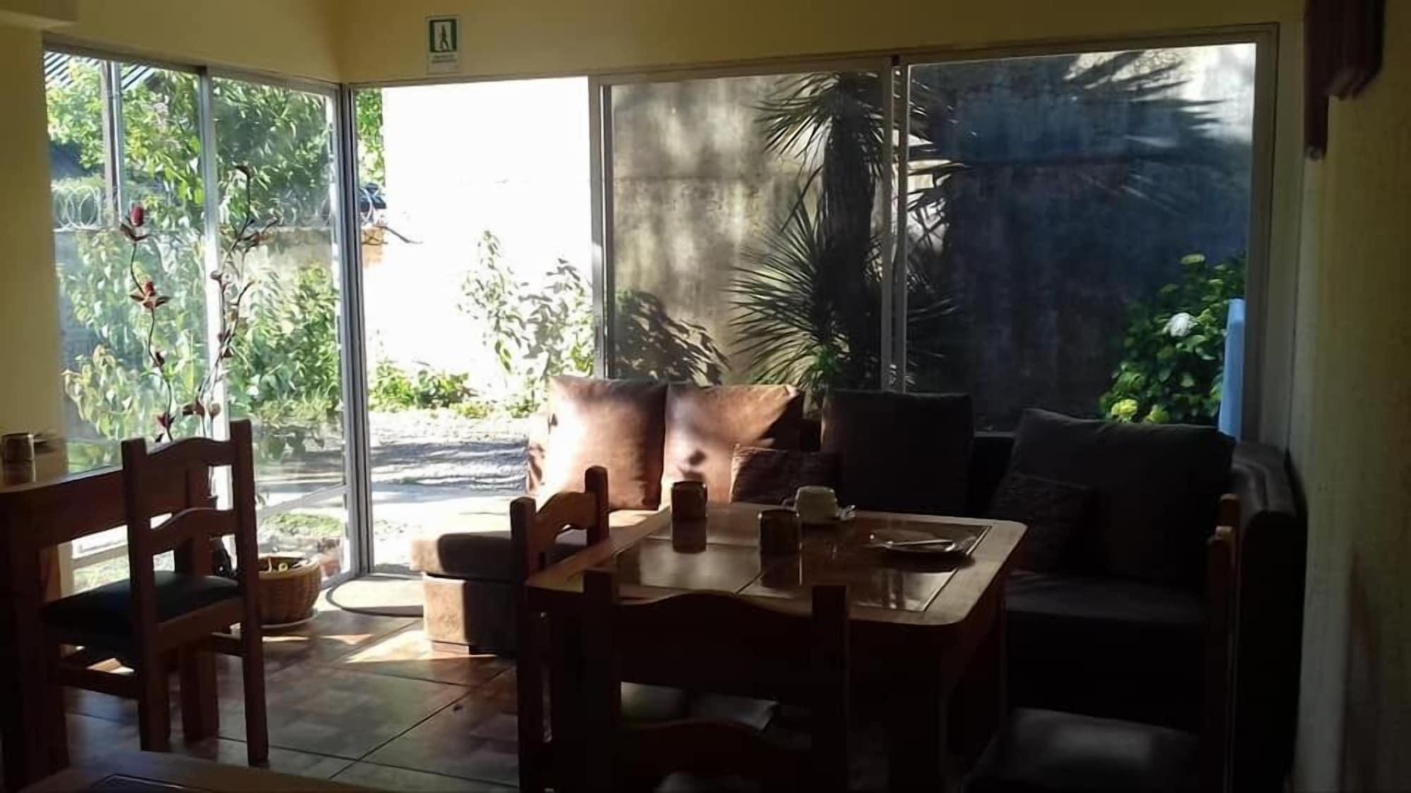Vista Lobby Hostal Rayen Temuco