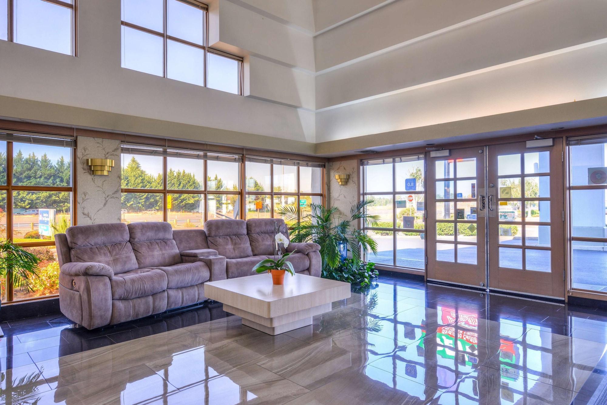 Vista Lobby Americas Best Value Inn Phoenix Medford