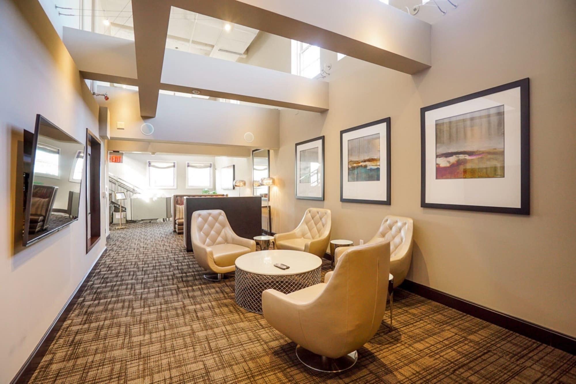 Vista Lobby Global Luxury Suites at The White House