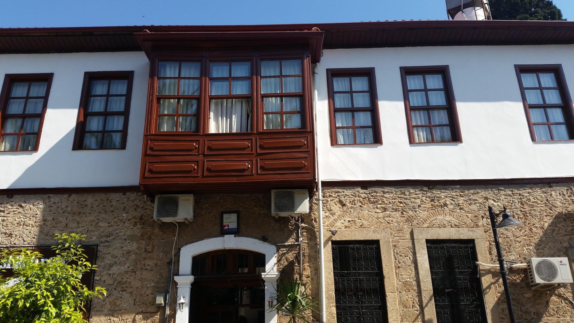 Vista Exterior Erken Pansiyon