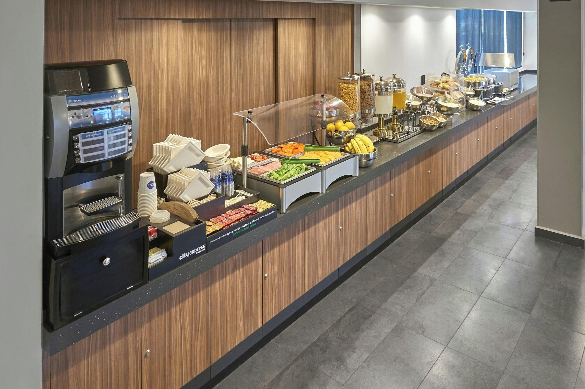 Restaurant City Express by Marriott Los Mochis