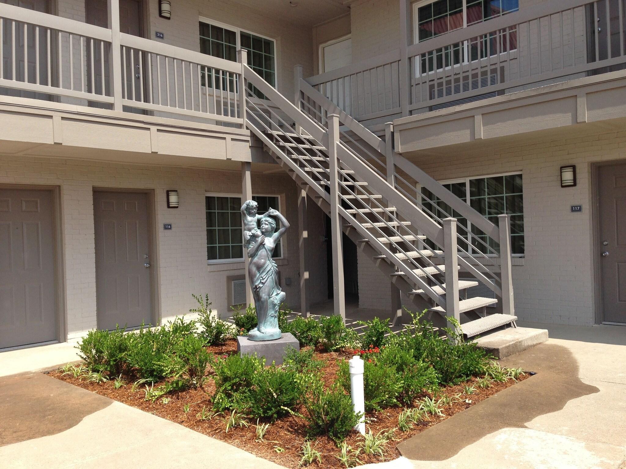 Vista Exterior Romantic Inn & Suites