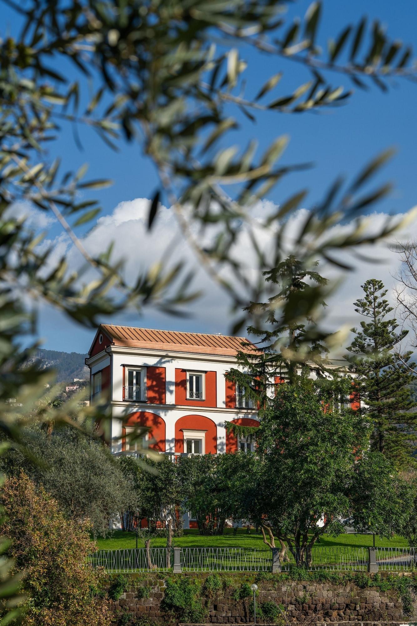 Vista Exterior La Tuja Relais du Parc