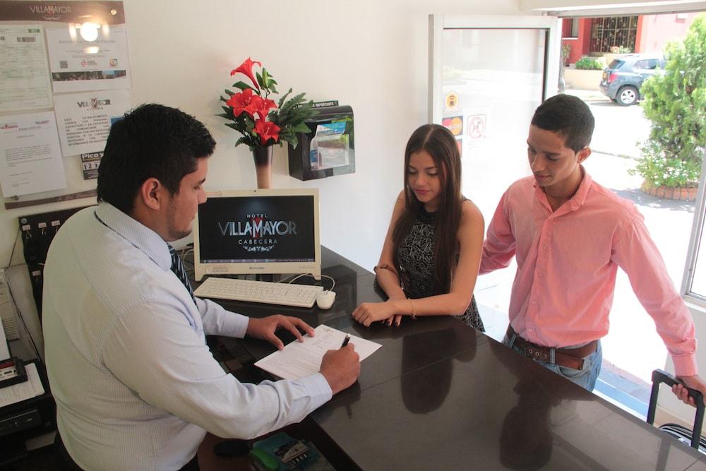 Vista Lobby Hotel Villamayor Cabecera
