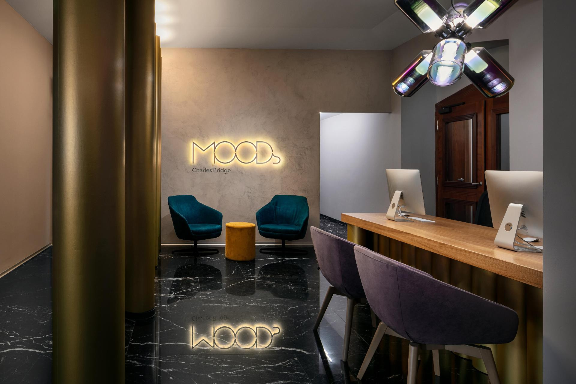 Vista Lobby MOODs Charles Bridge