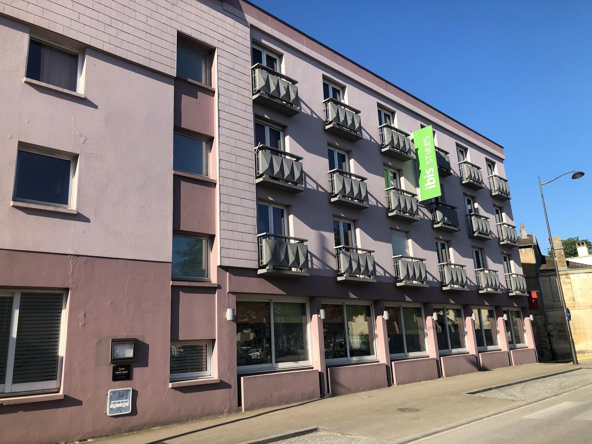 Vista Exterior ibis Styles Saint Dizier