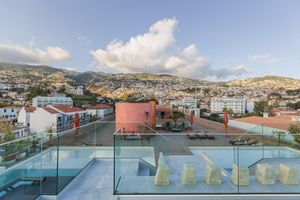 Alojamiento - Three House Hotel